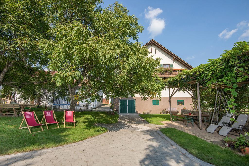 Naturparkbauernhof Poeltl Poellau Exterior photo